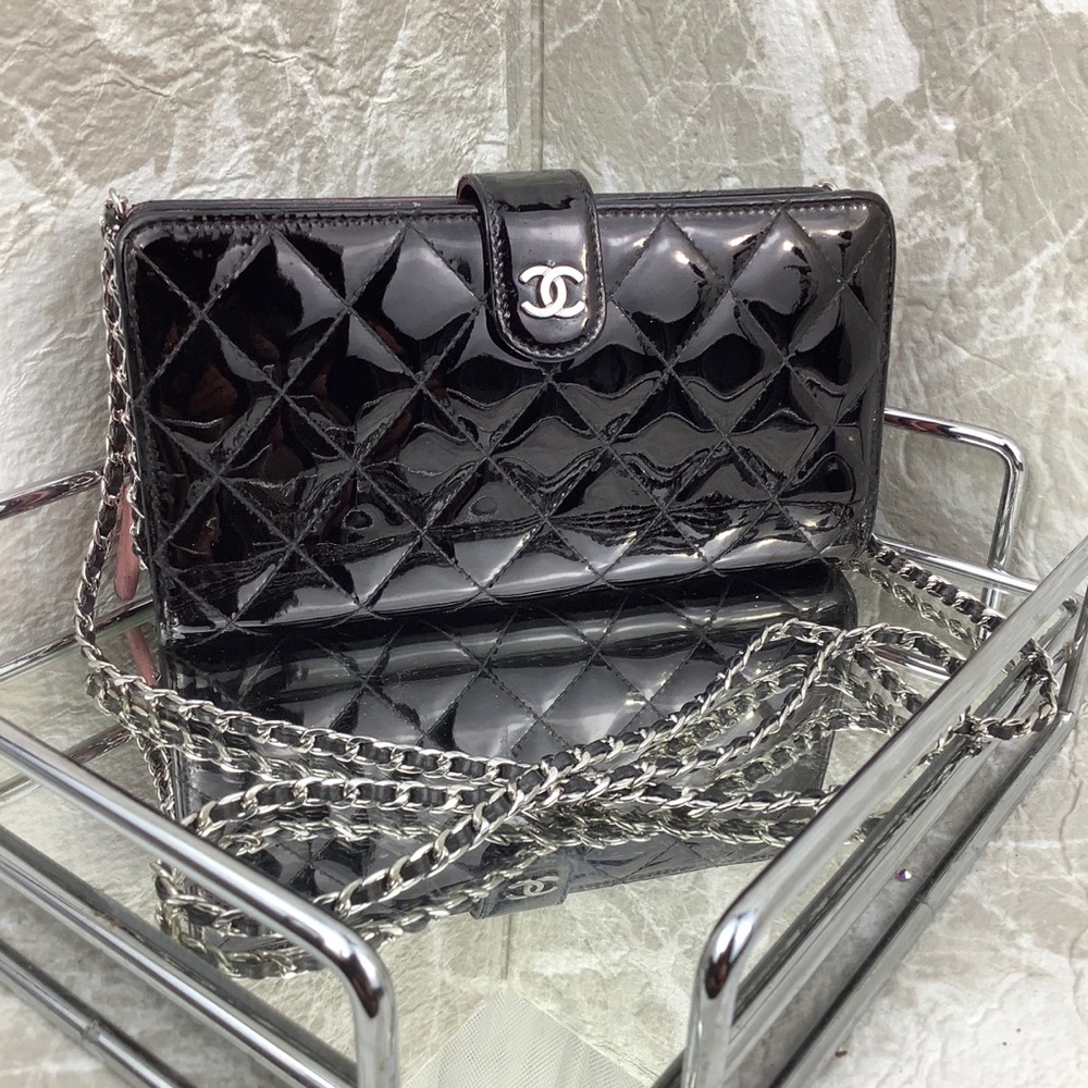 Chanel WOC